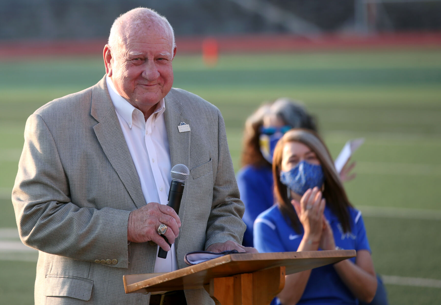 Bill Haisten: Pain-free Gil Cloud savors a new Rogers stadium and more TPS football